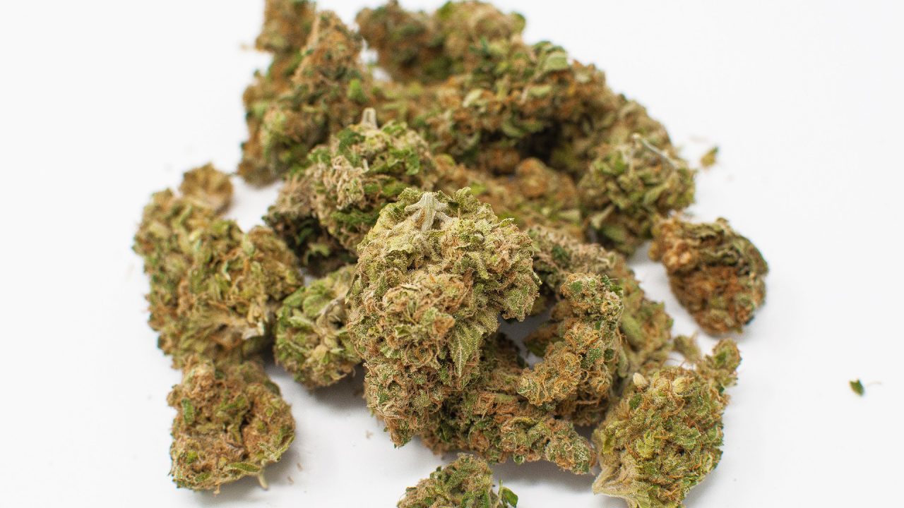 https://www.cbdguideaustria.com/wp-content/uploads/2019/02/cbd-blueten-1280x720.jpg